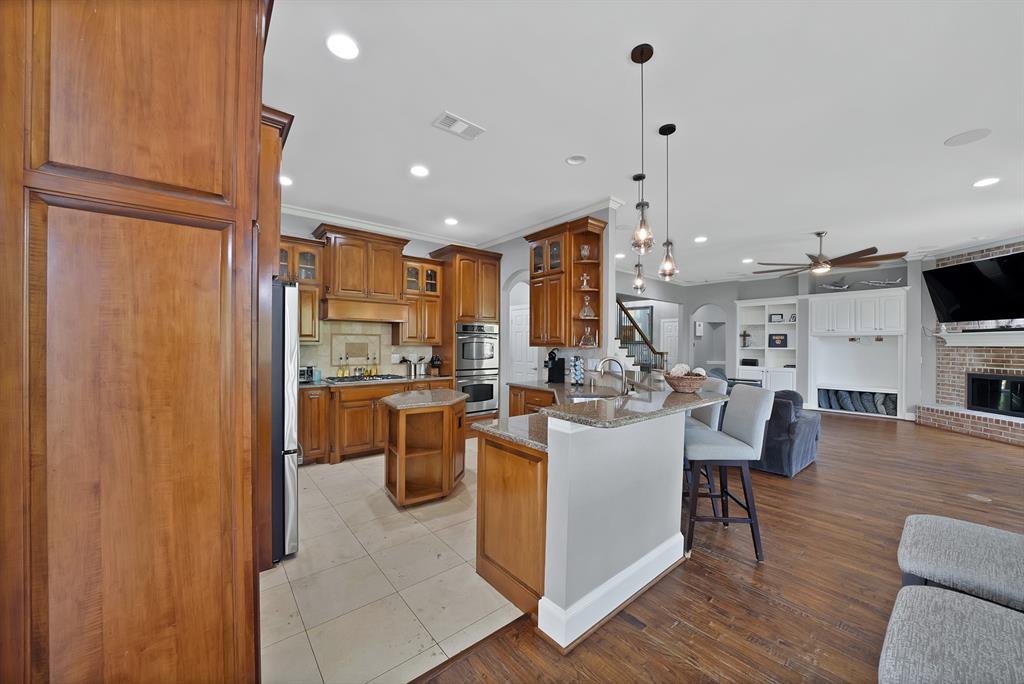 Emerald Sound At Lake Lewisvil - Residential