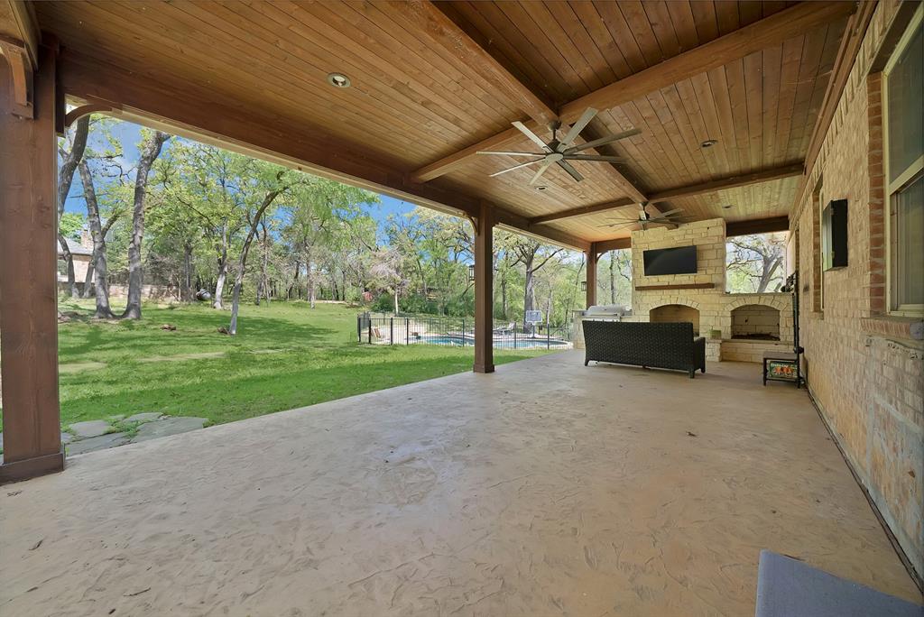 Emerald Sound At Lake Lewisvil - Residential