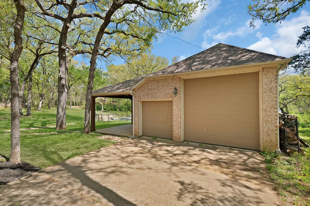 Emerald Sound At Lake Lewisvil - Residential