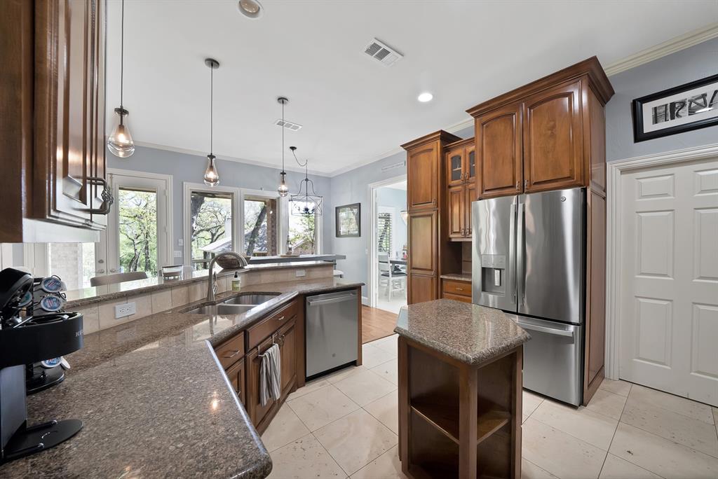 Emerald Sound At Lake Lewisvil - Residential