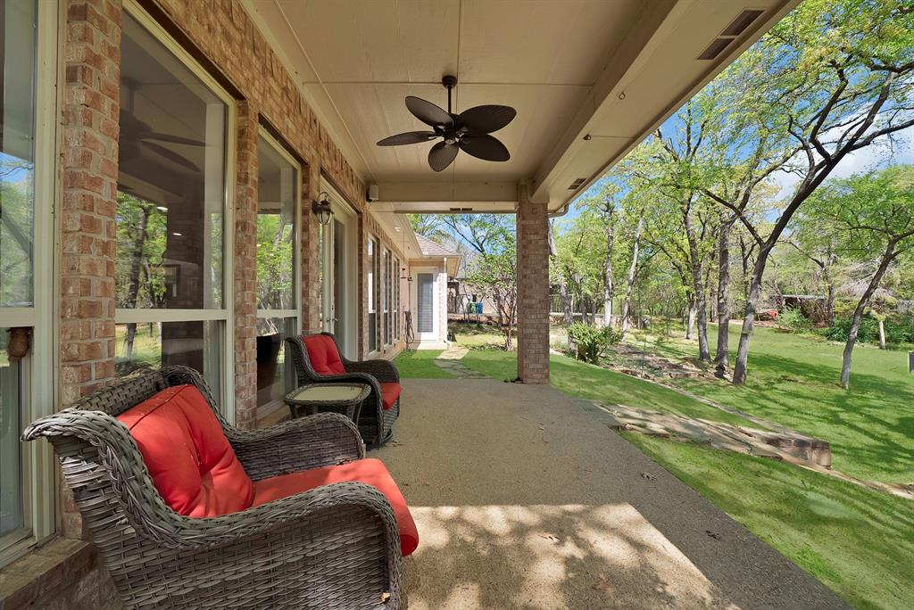 Emerald Sound At Lake Lewisvil - Residential