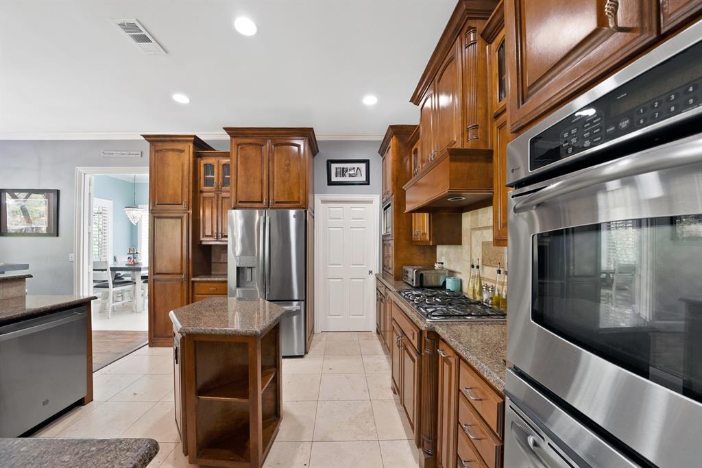 Emerald Sound At Lake Lewisvil - Residential