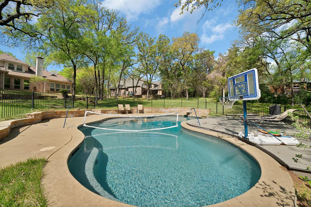 Emerald Sound At Lake Lewisvil - Residential