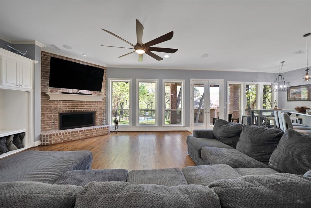 Emerald Sound At Lake Lewisvil - Residential