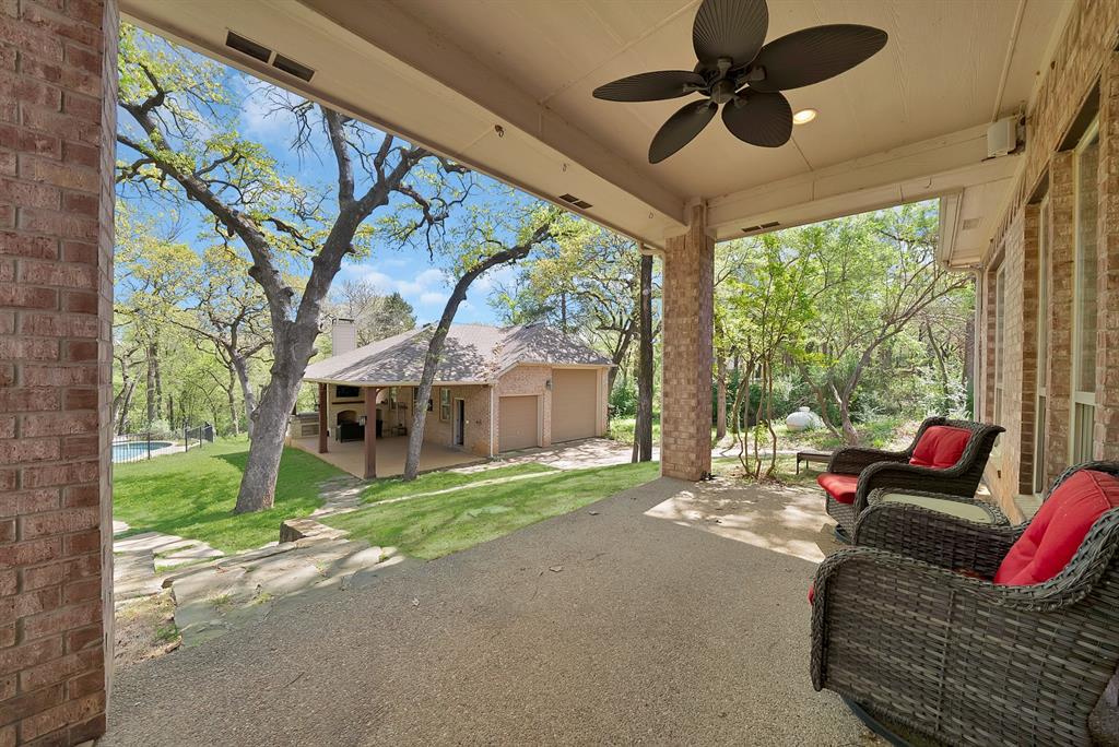 Emerald Sound At Lake Lewisvil - Residential