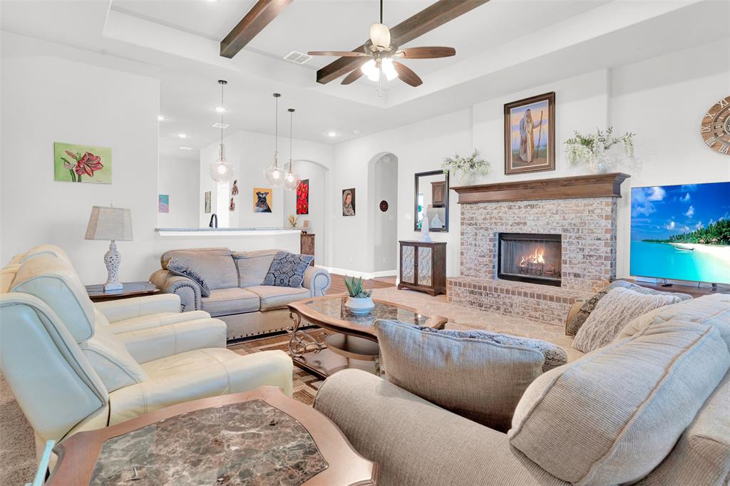 2112 Hill Crest Court