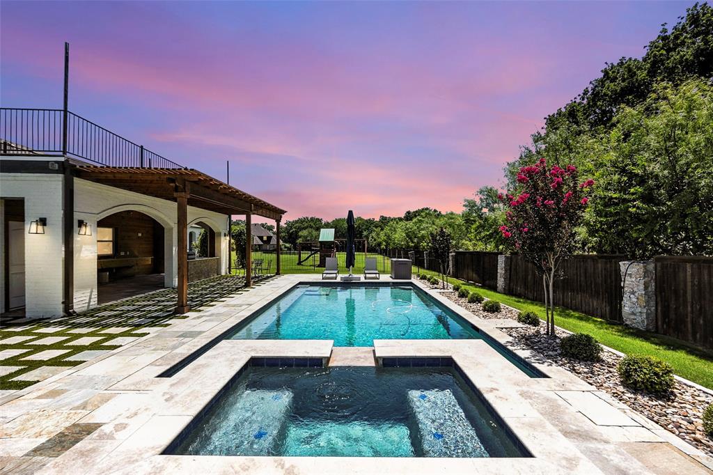8008 Bella Flora Court