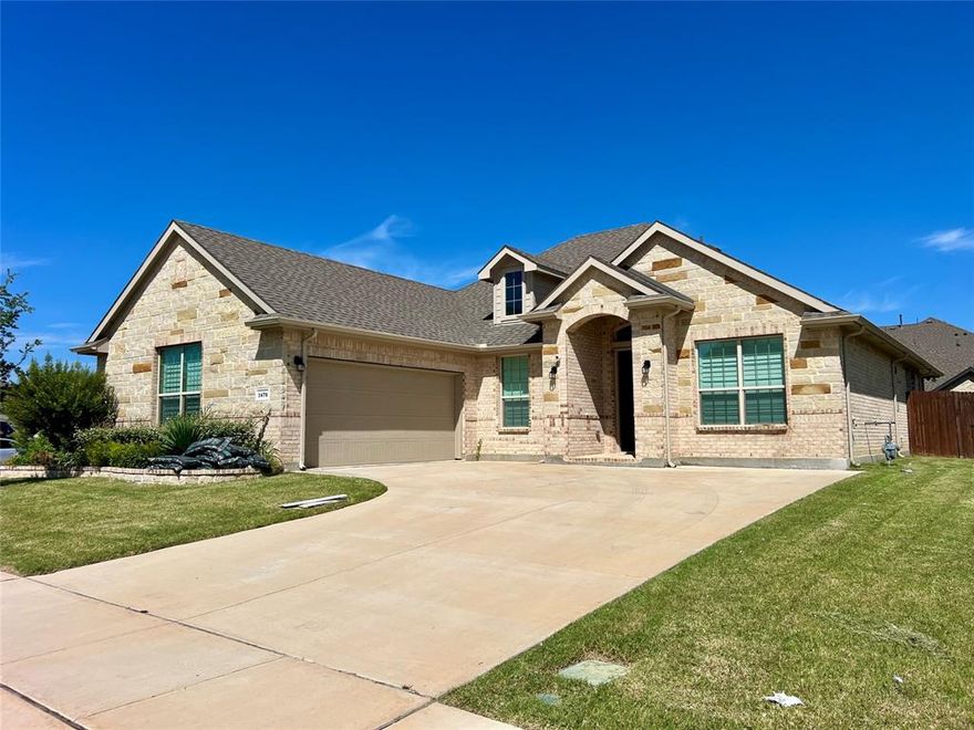 Beautiful 4-bedroom, 2.5-bath home for lease in the desirable Greenway Trails community of Grand Prairie (Midlothian ISD). Built in 2022 by D.R. Horton, this single-story home offers 2,283 sqft of open-concept living space with decorative lighting, smart home technology, and high ceilings. The modern kitchen features granite countertops, a large island, stainless steel appliances, gas cooktop, and walk-in pantry. Spacious primary suite with dual sinks, garden tub, separate shower, and large walk-in closet. Secondary bedrooms include ample closet space. Enjoy a covered patio, fenced backyard, and access to community pool, clubhouse, and walking trails. Conveniently located near Hwy 360, Hwy 287, shopping, and dining. Pets considered case by case.