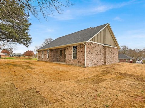 A home in Leonard