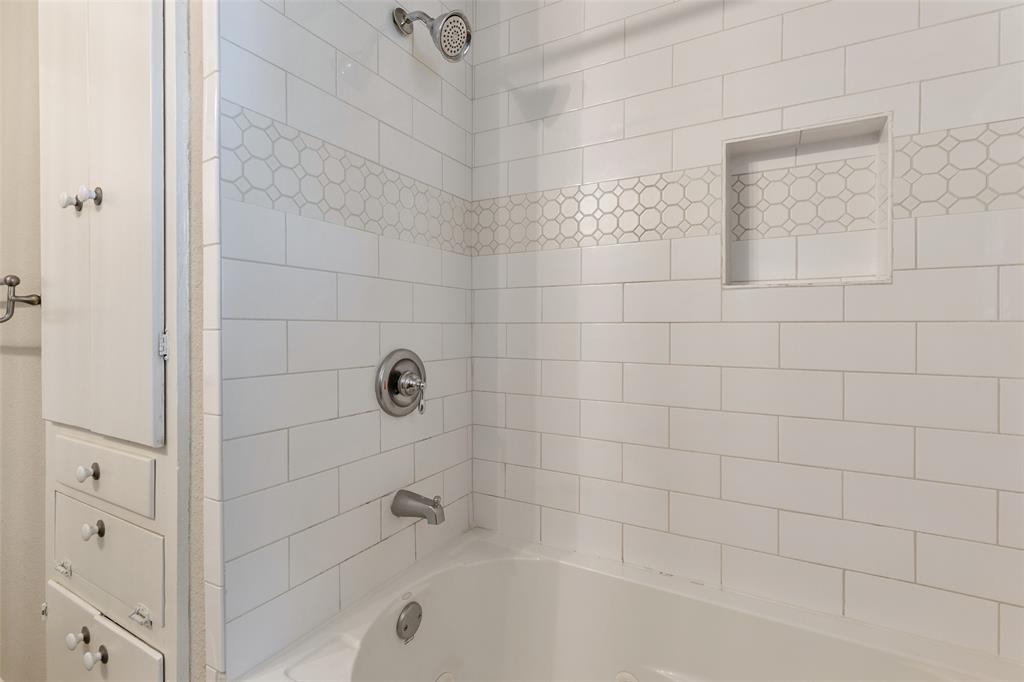 Claremont 05 Inst - Residential Lease