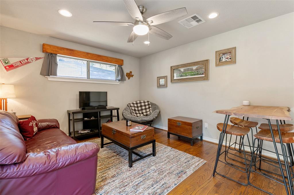 Claremont 05 Inst - Residential Lease