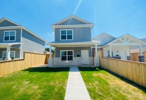 Photo of 716 S Main Street #718, McGregor, TX 76657 (MLS # 21164992)