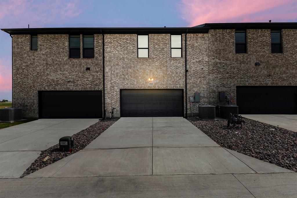 Ridgeline Towns - Residential