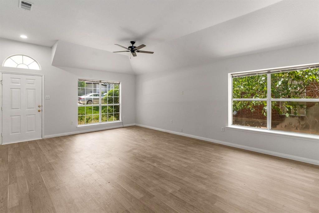 935 Royal Oaks Drive