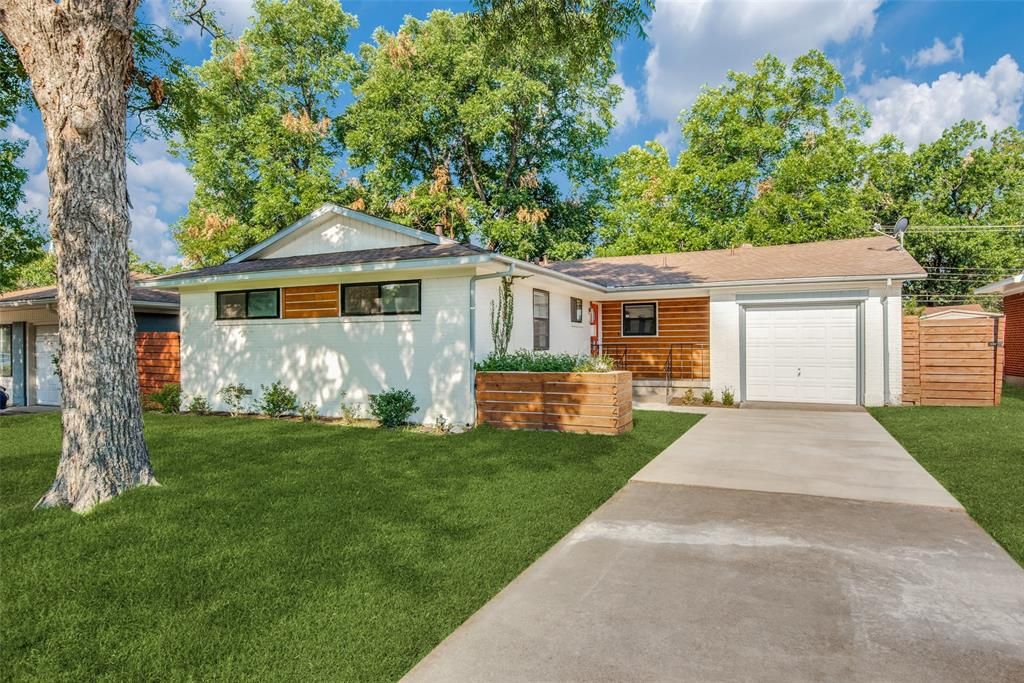 Photo of 10247 Goodyear Drive, Dallas, TX 75229 (MLS # 21184760)