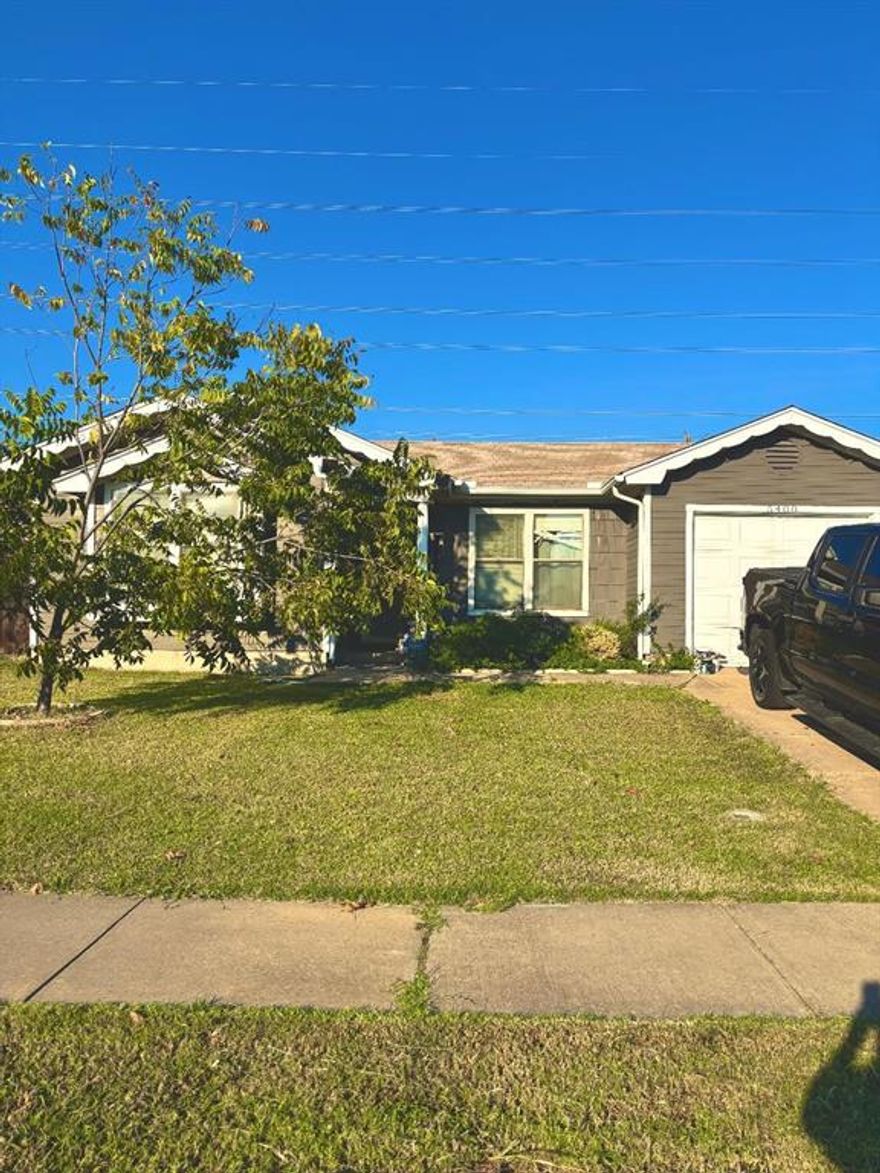 Charming 3 bedroom family home in quiet subdivision, with an easy walk to the elementary school! The room considered the living room could be a 4th bedroom or home office, and the dining room the living room. Large utility room off kitchen. The oversized backyard is perfect for entertaining and letting the kids play. Master bedroom is the converted garage. Easy trip to I-20 and SH 360 for an easy commute. Plus, close to entertainment, shopping and dining.