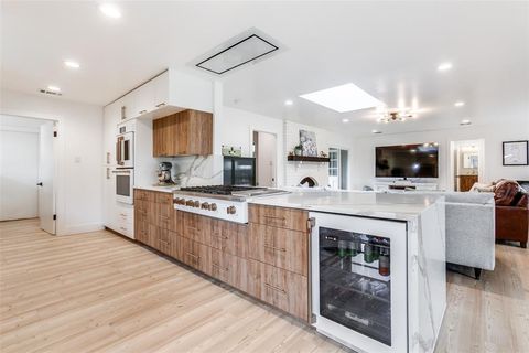 7637 La Risa Drive Dallas TX 75248