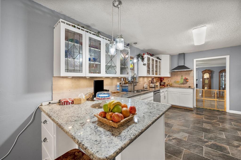 2612 W Collin Street