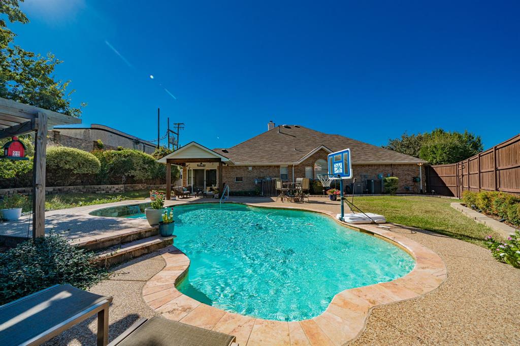 1807 Hidden Brook