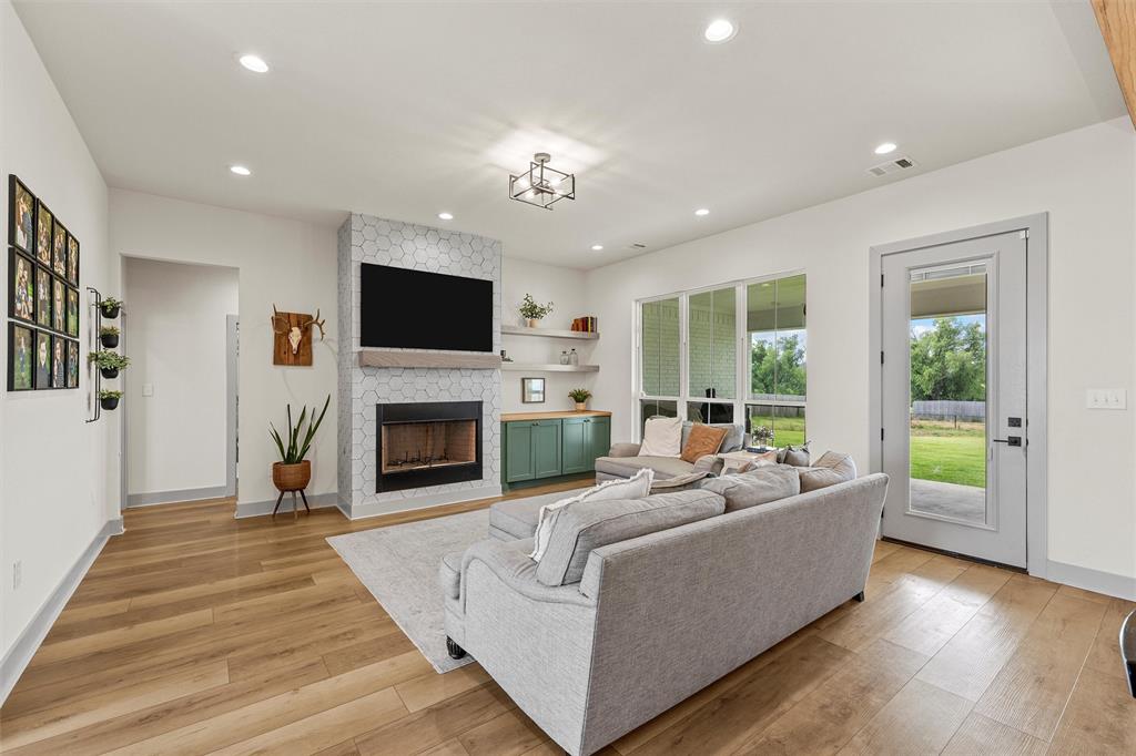 3018 Mockingbird Lane