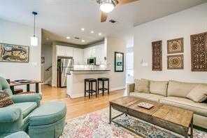 3915 Congress Avenue 200