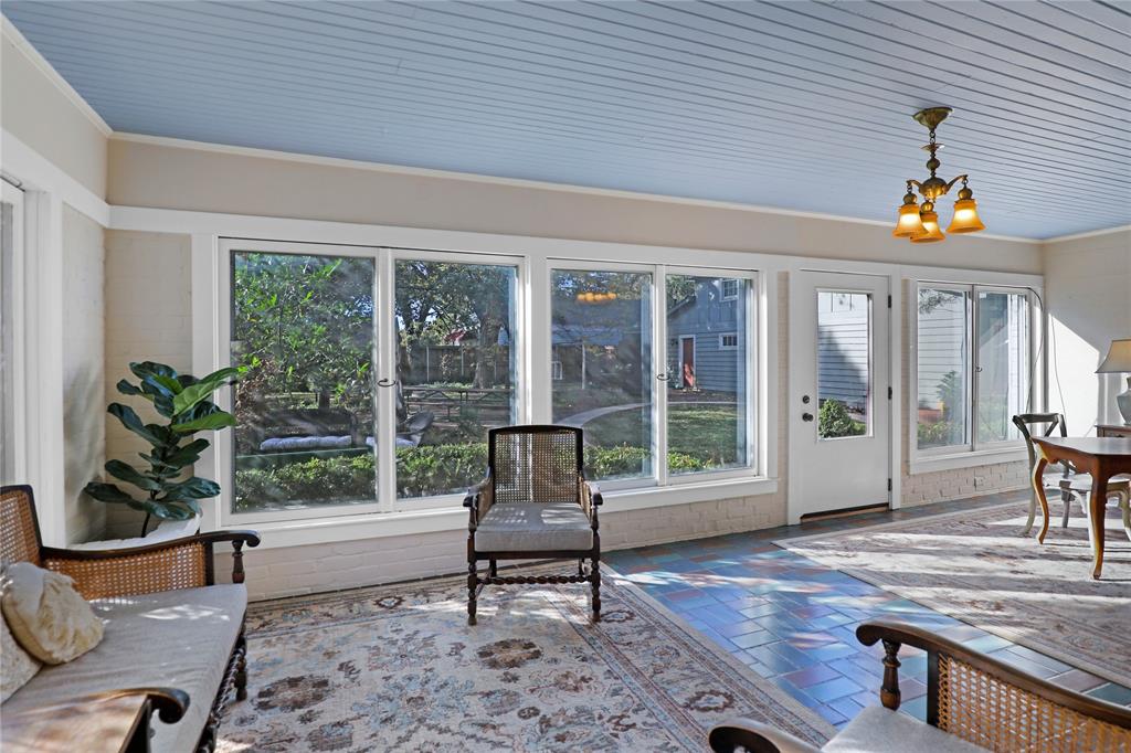 307 N College Street