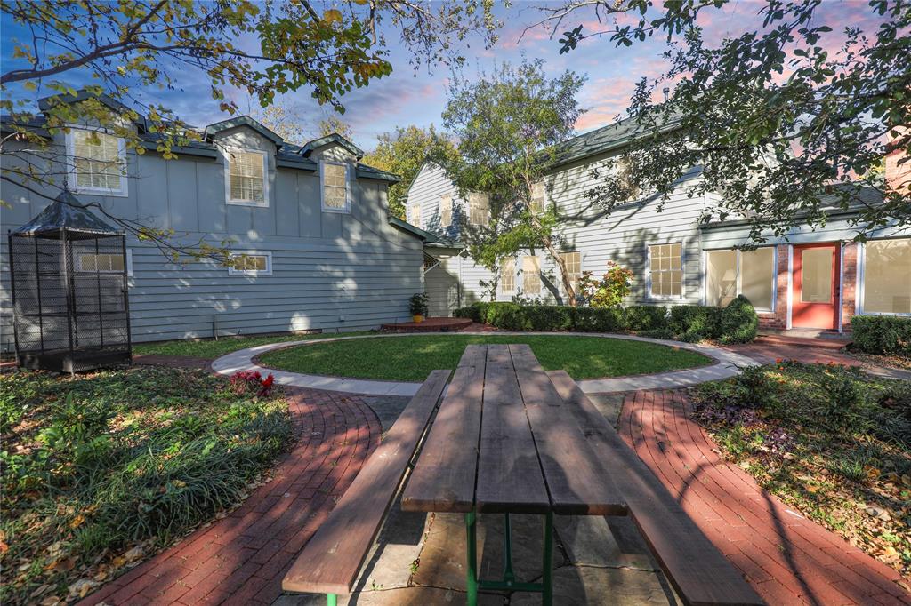 307 N College Street