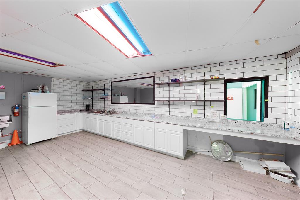 Caldwell Ss - Commercial Lease