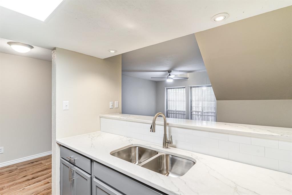 Condo Country creek - Residential