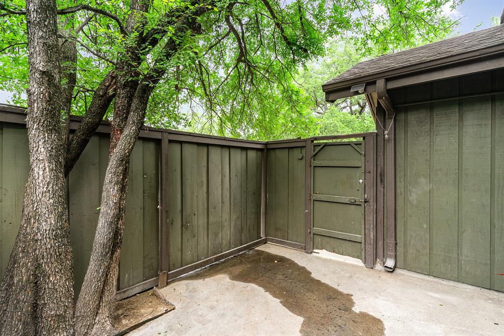 Condo Country creek - Residential