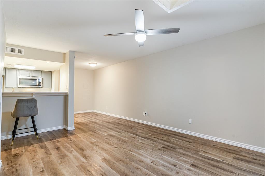 Condo Country creek - Residential