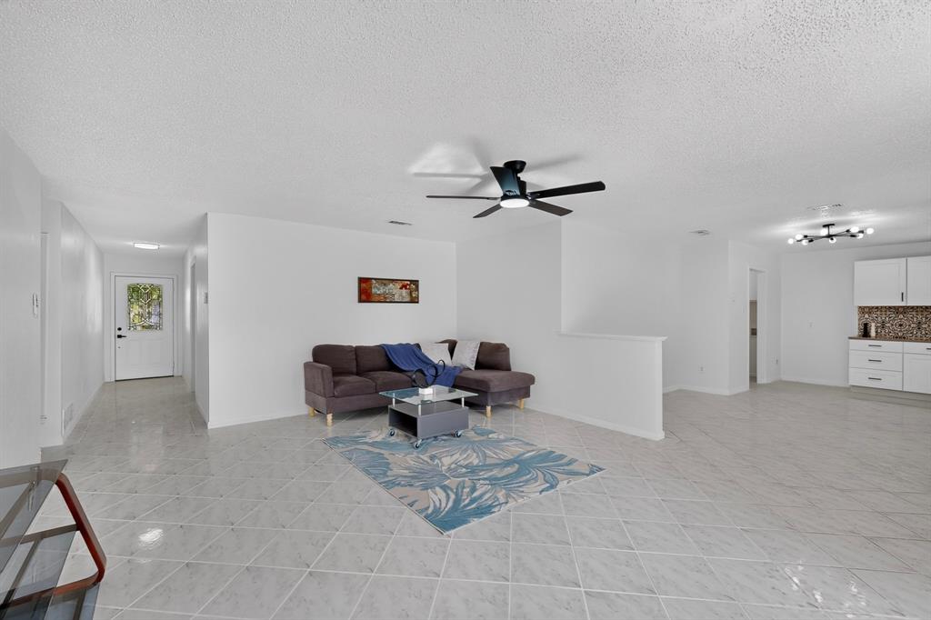5451 Lubbock Avenue
