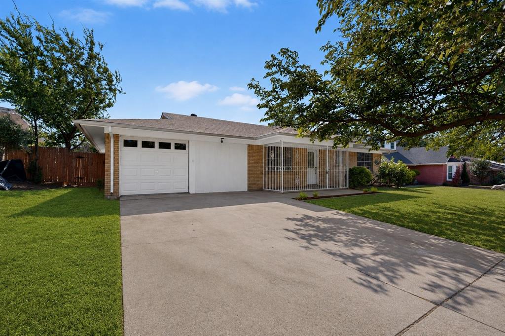 5451 Lubbock Avenue