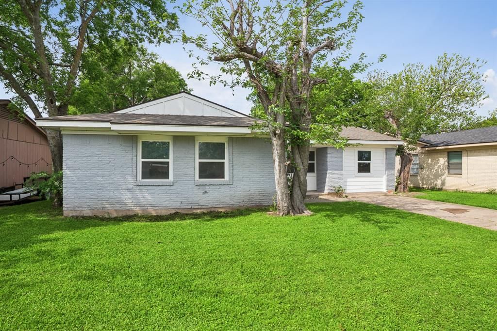 Photo of 3613 Edgebrook Drive, Mesquite, TX 75150 (MLS # 21237576)