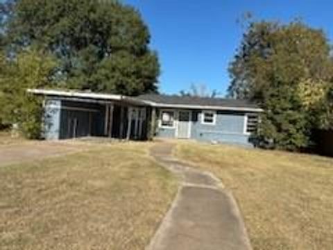 1805 Bowie Drive Corsicana TX 75110