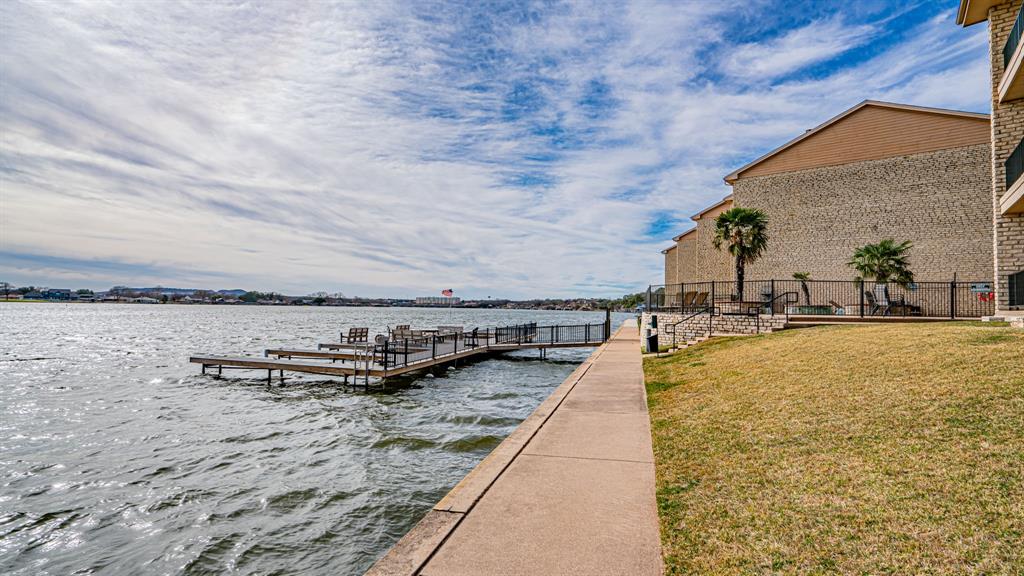 The Lodge Of Granbury - Residential