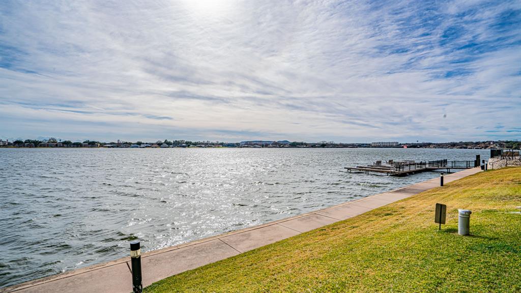 The Lodge Of Granbury - Residential