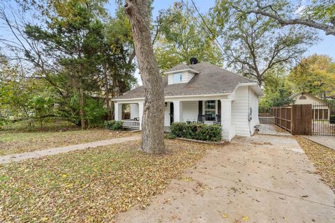 A home in Waxahachie