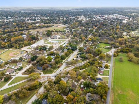 A home in Waxahachie