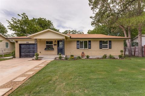 Photo of 5113 Nadine Drive, Haltom City, TX 76117 (MLS # 21269260)