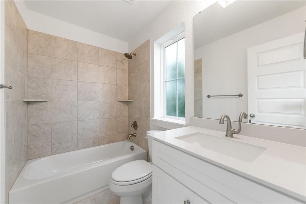 Runaway Bay - Residential Lease