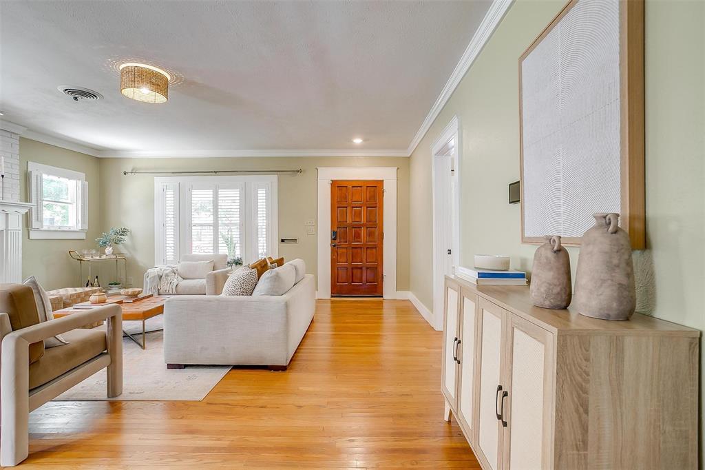 2012 Carleton Avenue