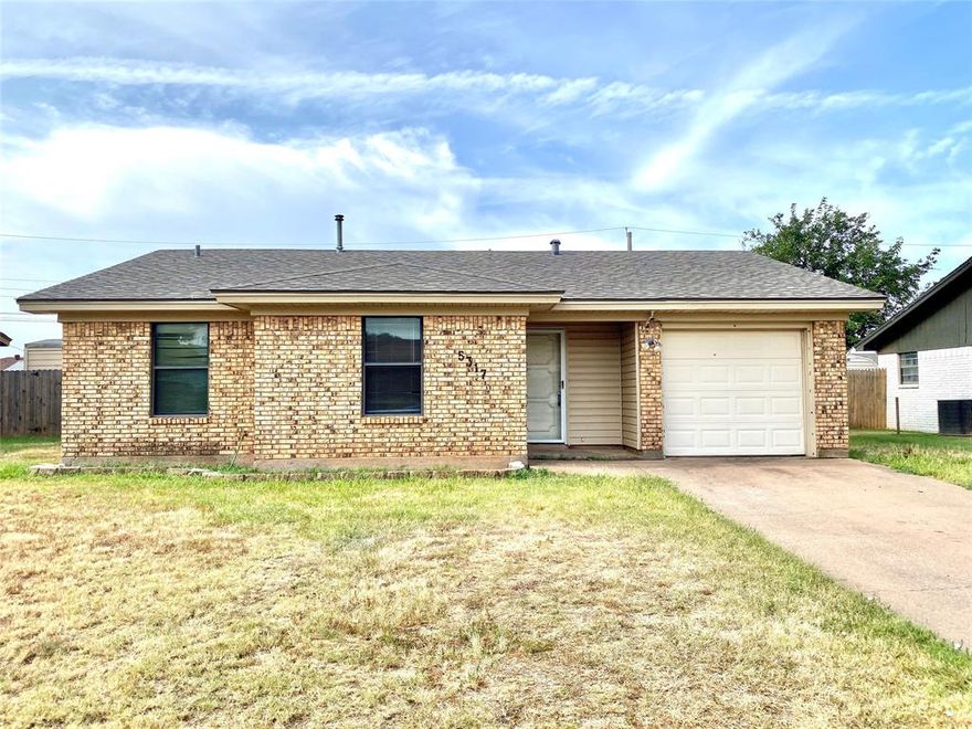 Hurry!  Will not last long.   For sale or rent.     Nice comfortable 3 Bedroom 2 Bath home with 1 car garage.  Fresh interior paint, granite countertops and vinyl flooring.  Convenient location near Dyess AFB and easy access to Hwy. 83-84 and 277. Close to a City park.