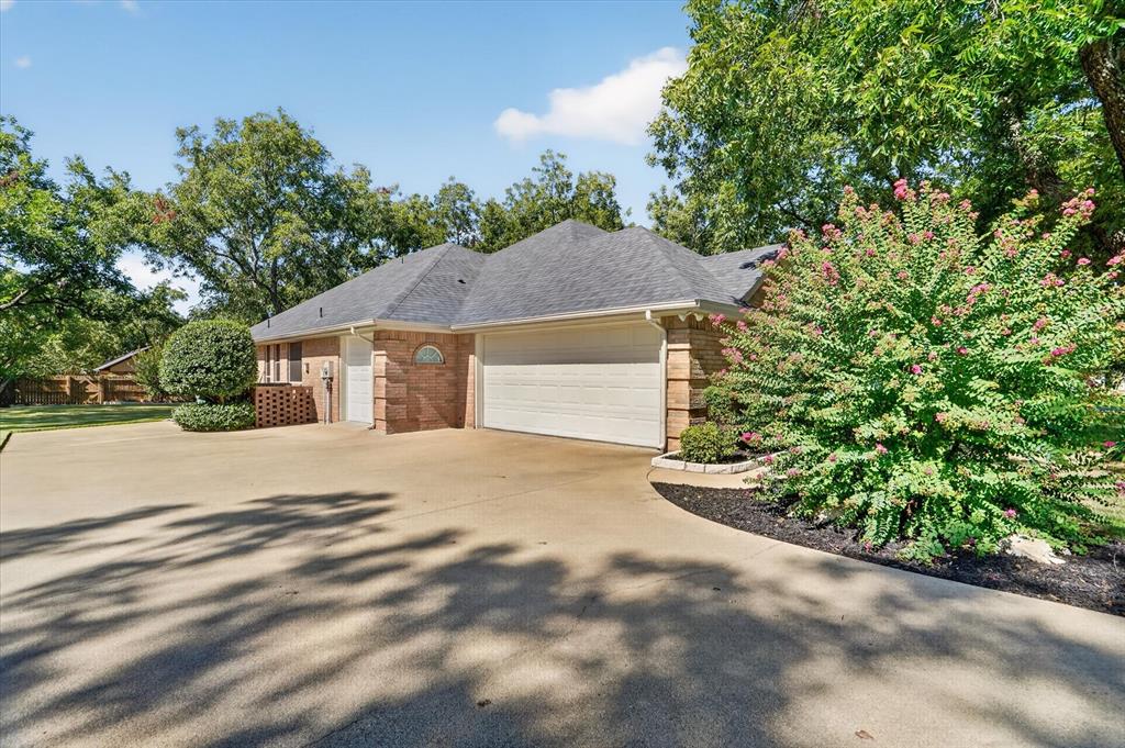9216 Hanging Moss Drive