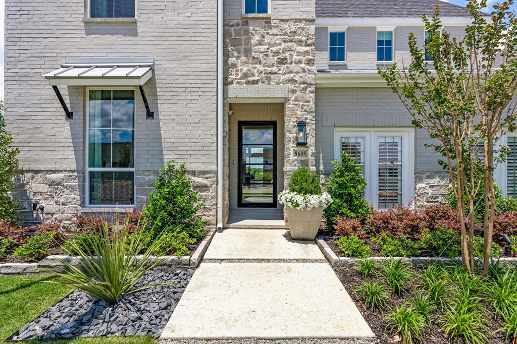 8608 Scottys Lake Lane