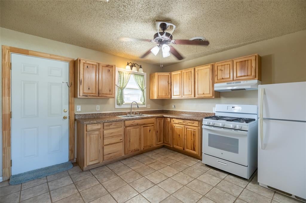 5119 Laguna Drive