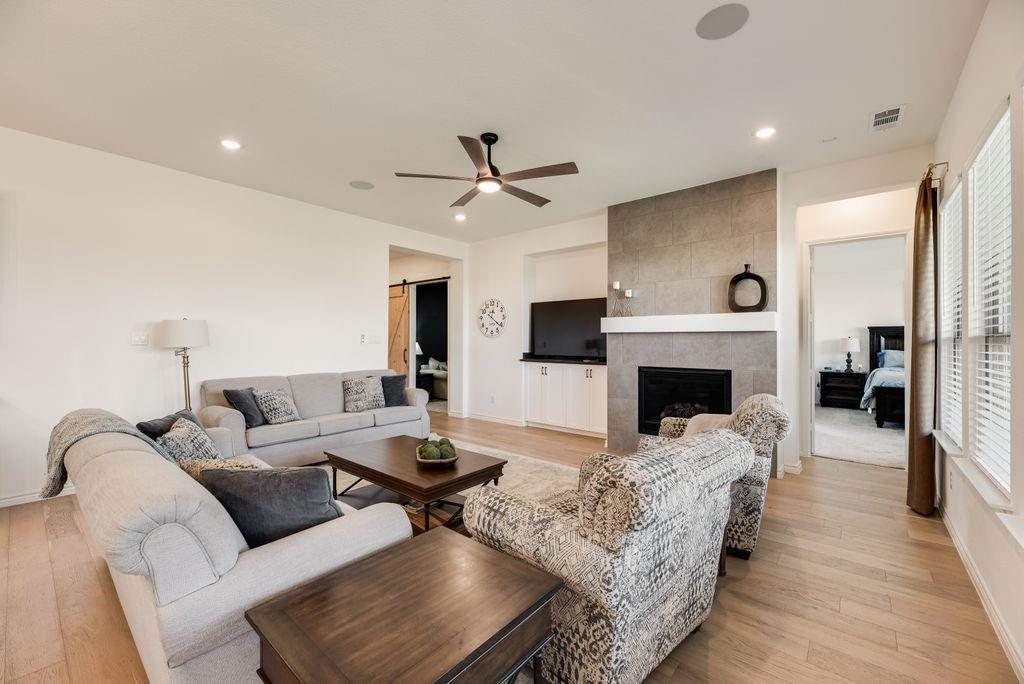2221 Pinner Court