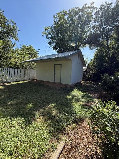 Tiny photo for 405 W Hall Street, Bangs, TX 76823 (MLS # 21342017)