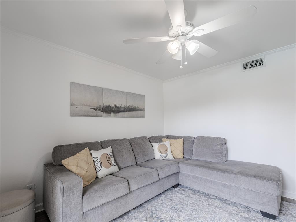 Parkway Lane Ph I - Residential Lease