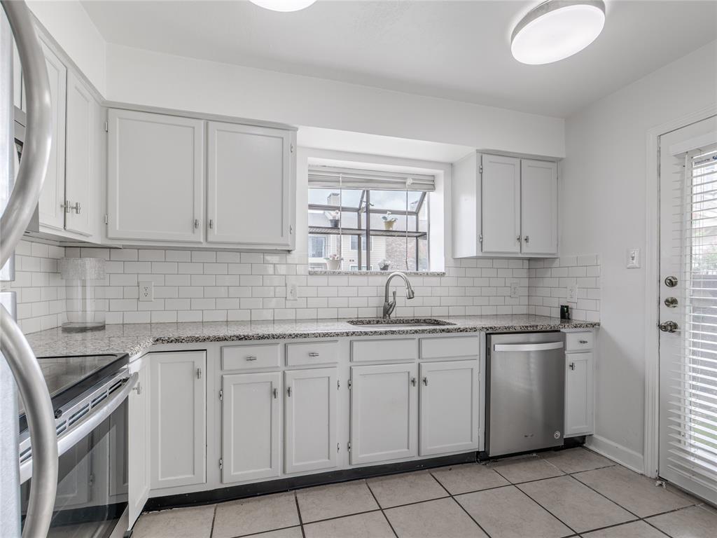 Parkway Lane Ph I - Residential Lease